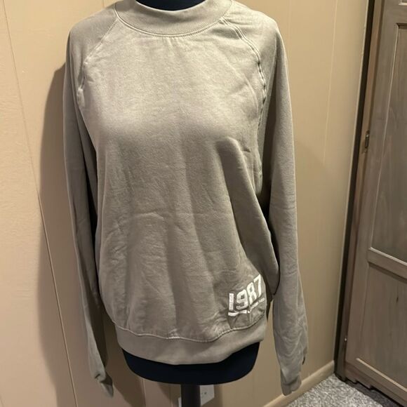 Just Attitude olive crewneck long sleeve fleece lined raglan sweatshirt. NWT. - Picture 1 of 5
